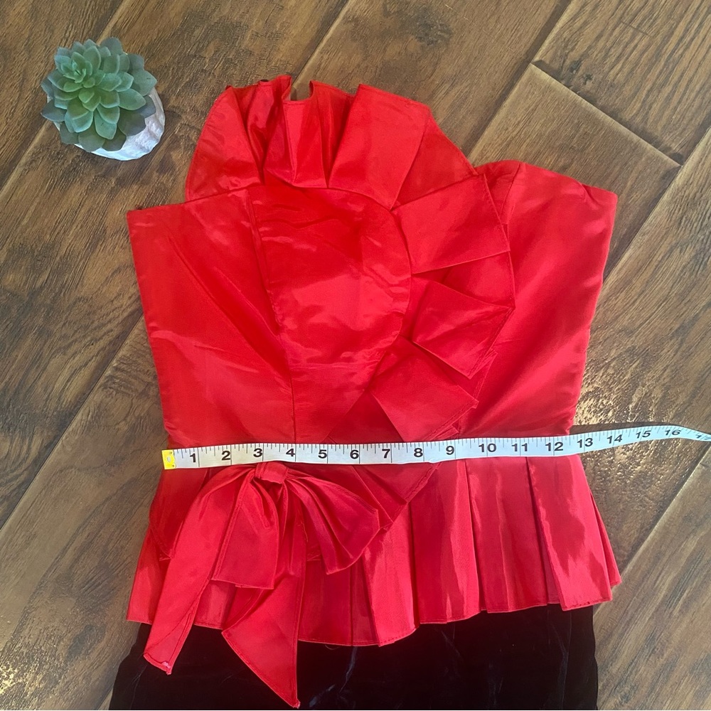Vintage red and black velvet cocktail dress - Picture 9 of 16
